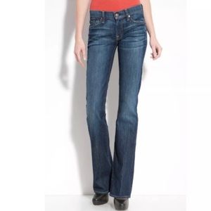 ICONIC 7 foot all mankind  bootcut jeans with stretch. Size 28